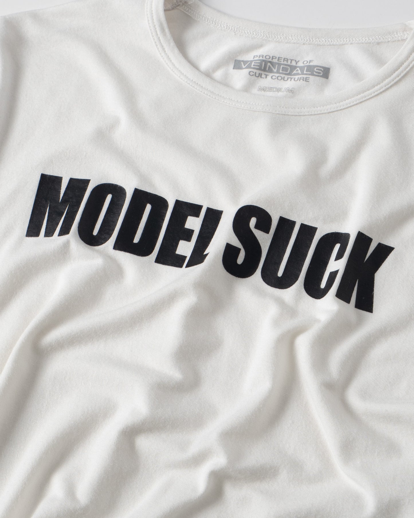 MODEL SUCK TEE