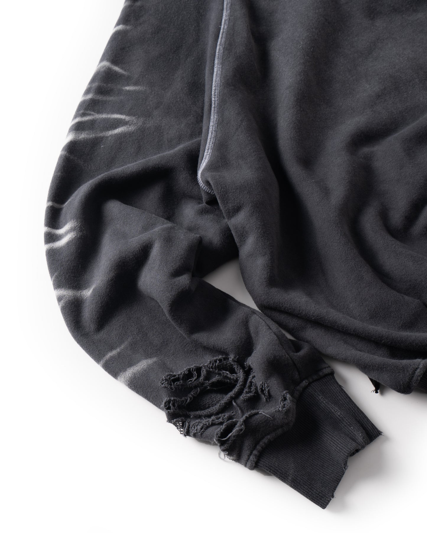 DISTRESSED BLACK HOODIE ZIP