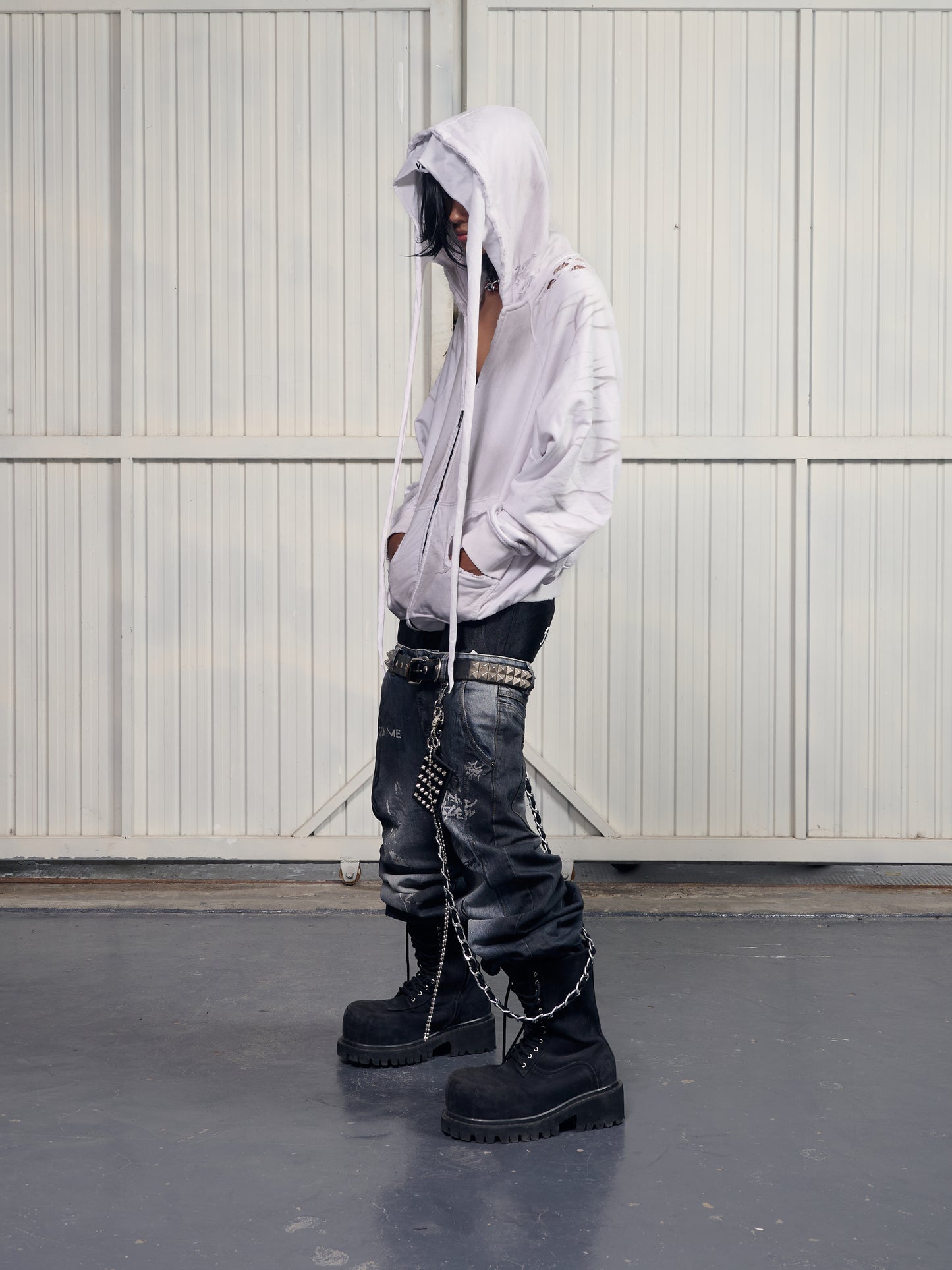 DISTRESSED DIRTY WHITE HOODIE ZIP